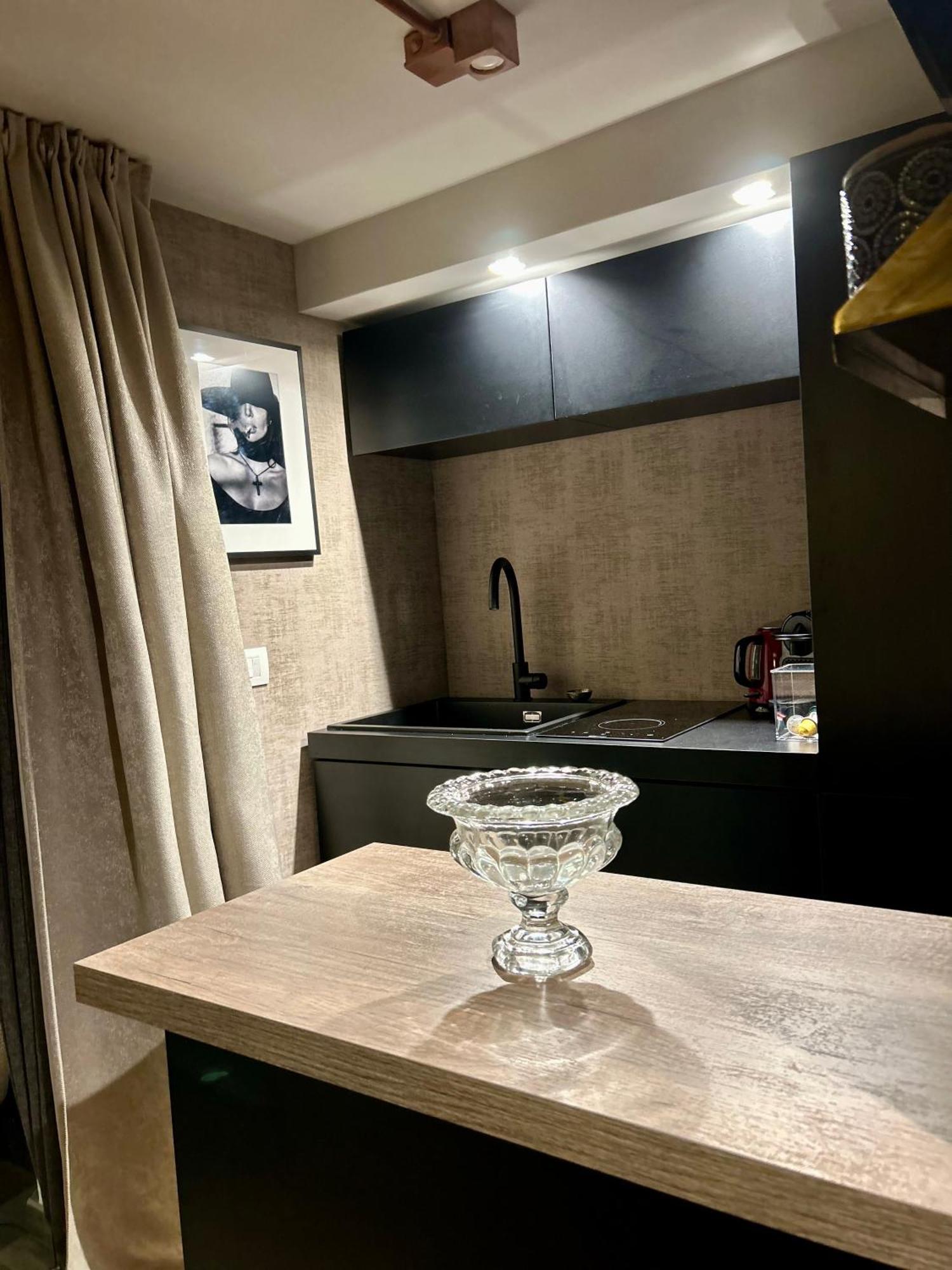 Portrait Luxury Loft Apartment Бари Екстериор снимка